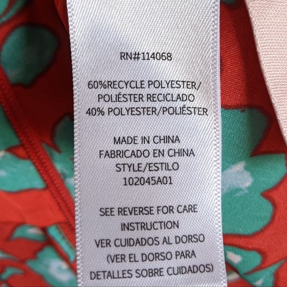 Love, Whit by Whitney Port Red Floral Satin Crop Top Blouse Sz S - Picture 10 of 11